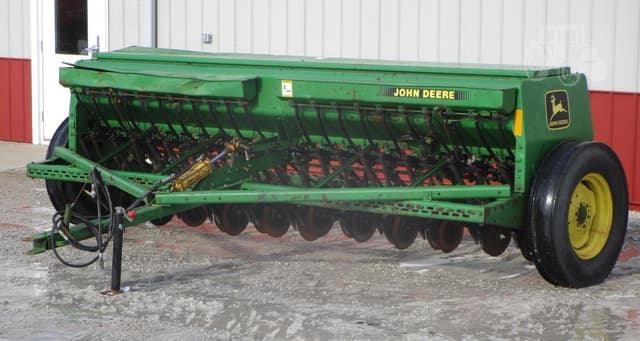 Image of John Deere 450 equipment image 4