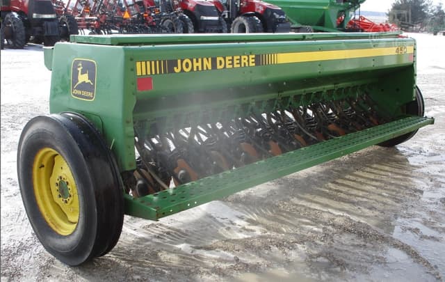 Image of John Deere 450 equipment image 2
