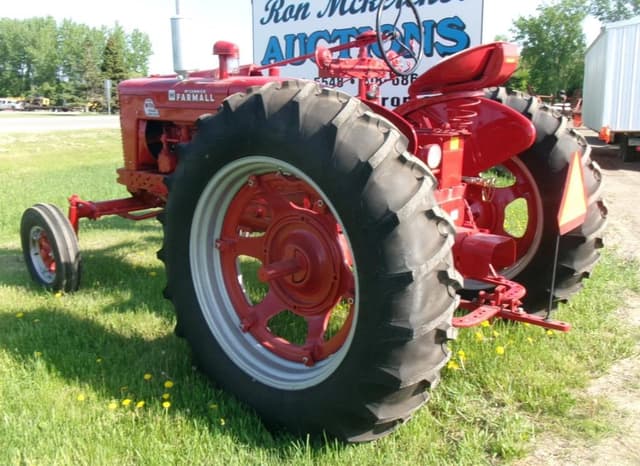 Image of Farmall Super M-TA equipment image 2