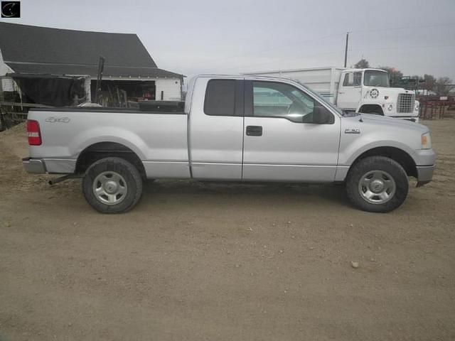 Image of Ford F-150 equipment image 3