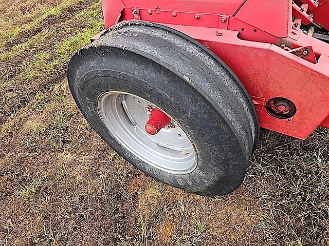 Image of International Harvester 5100 equipment image 2