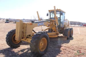 2003 John Deere 670CH Image