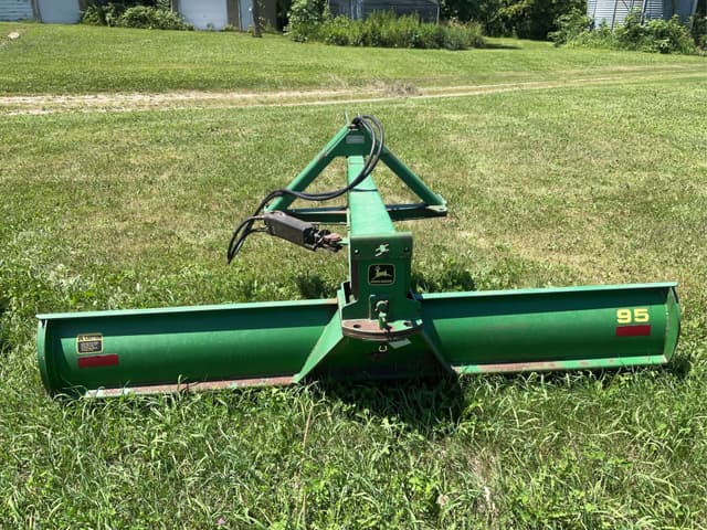 Image of John Deere 95 equipment image 3