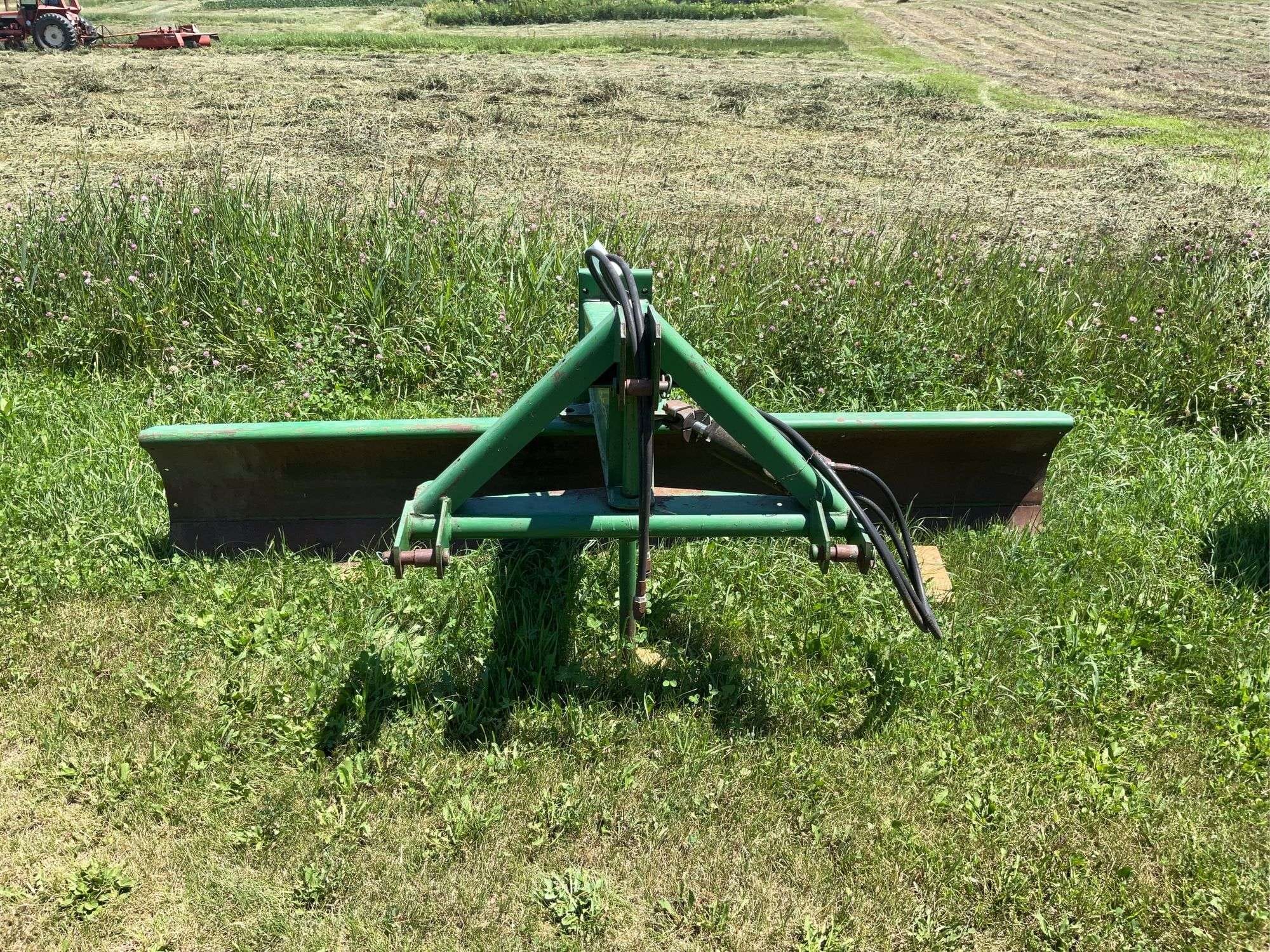 John Deere 95 Equipment Image0
