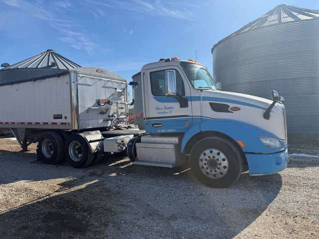 Image of Peterbilt 579 equipment image 3