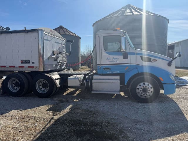 Image of Peterbilt 579 equipment image 2