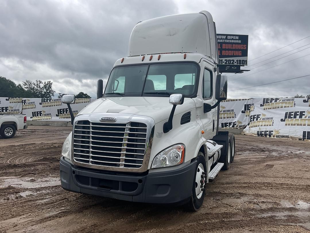 Image of Freightliner Cascadia Primary image