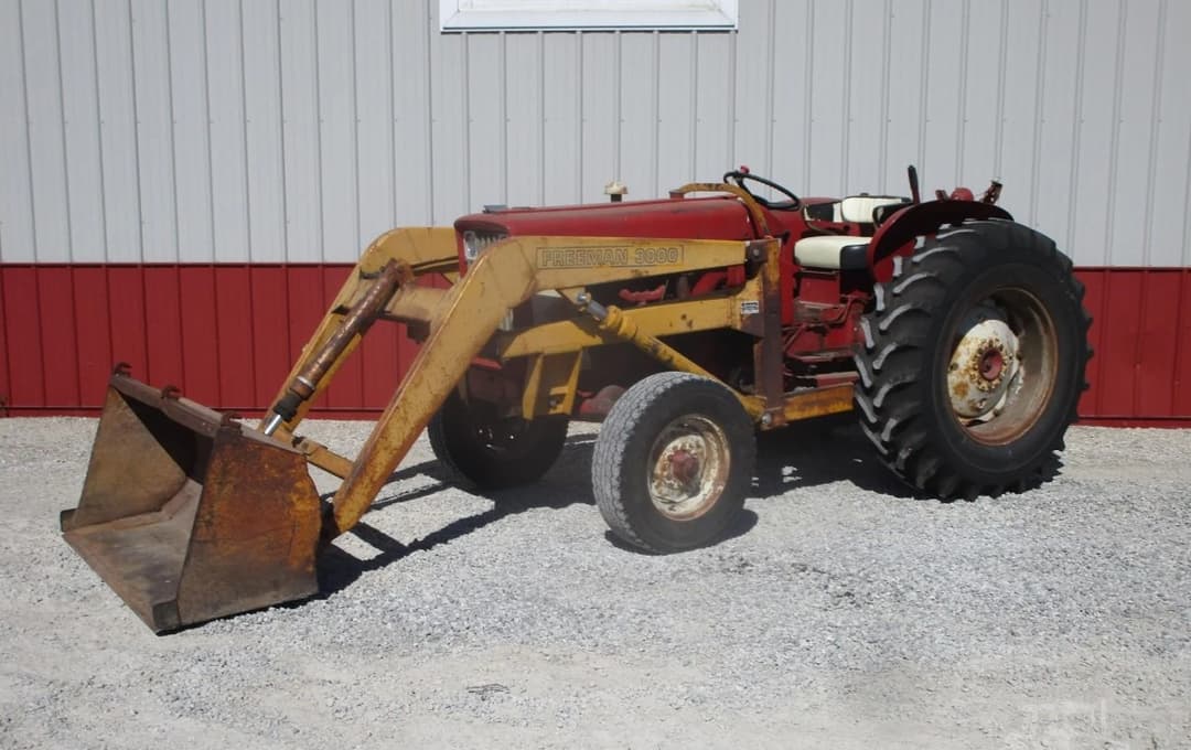 Image of International Harvester 504 Primary image