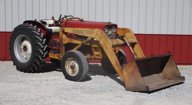 Image of International Harvester 504 equipment image 1