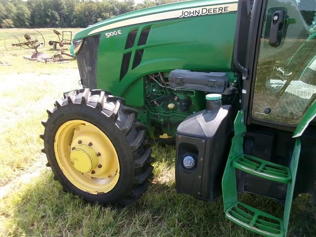 Image of John Deere 5100E equipment image 4