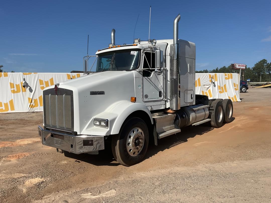 Image of Kenworth T8 Primary image