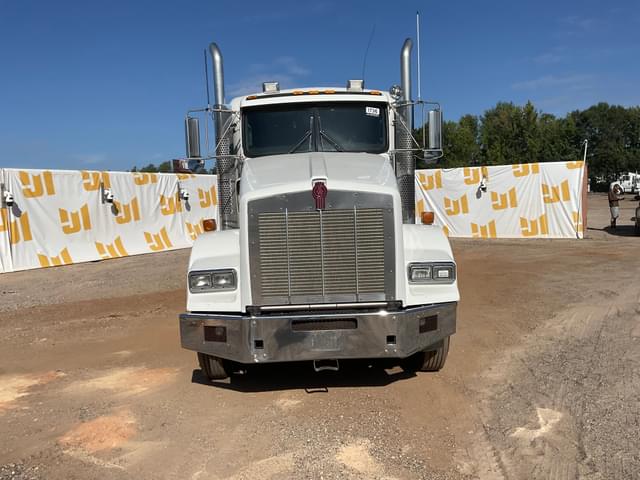 Image of Kenworth T8 equipment image 1