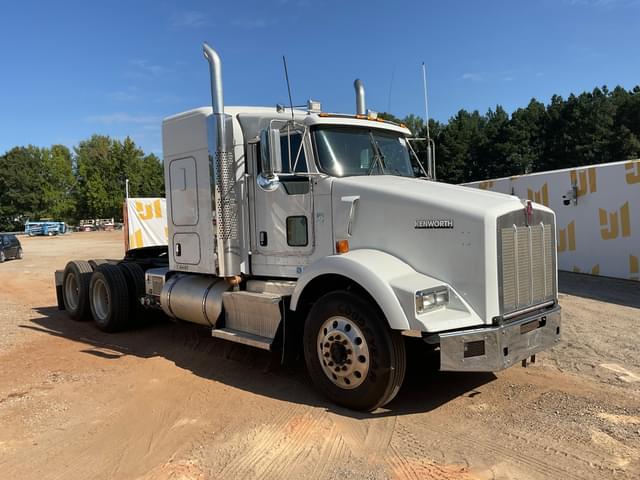 Image of Kenworth T8 equipment image 2