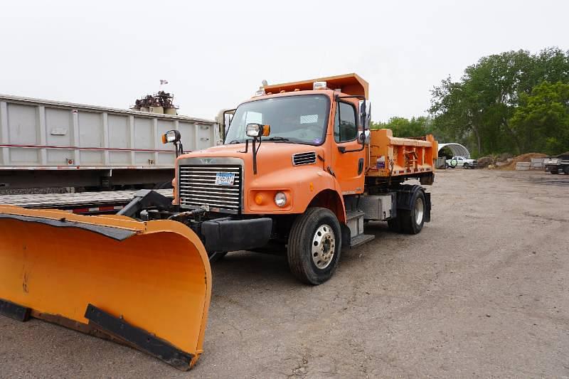 Image of Freightliner M2 Primary image
