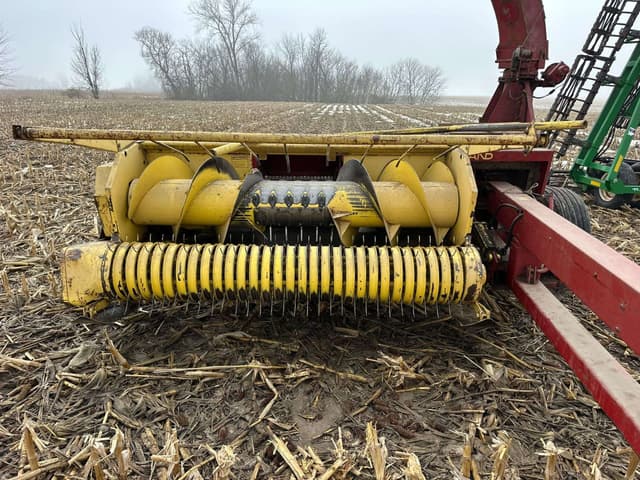 Image of New Holland 892 equipment image 2