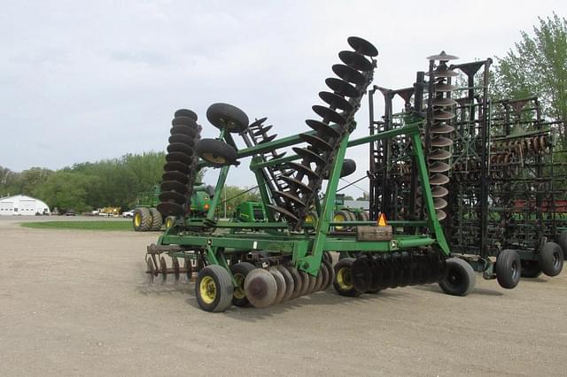 Image of John Deere 235 equipment image 4