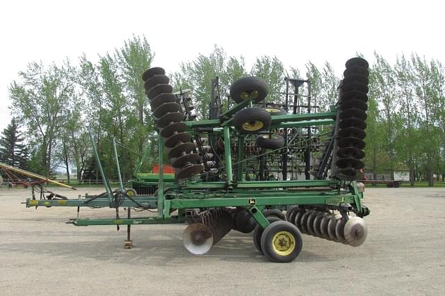 Image of John Deere 235 equipment image 3