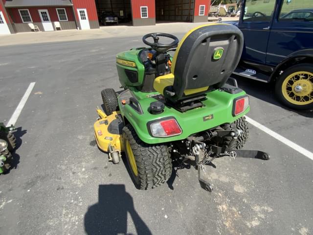 Image of John Deere X738 equipment image 1