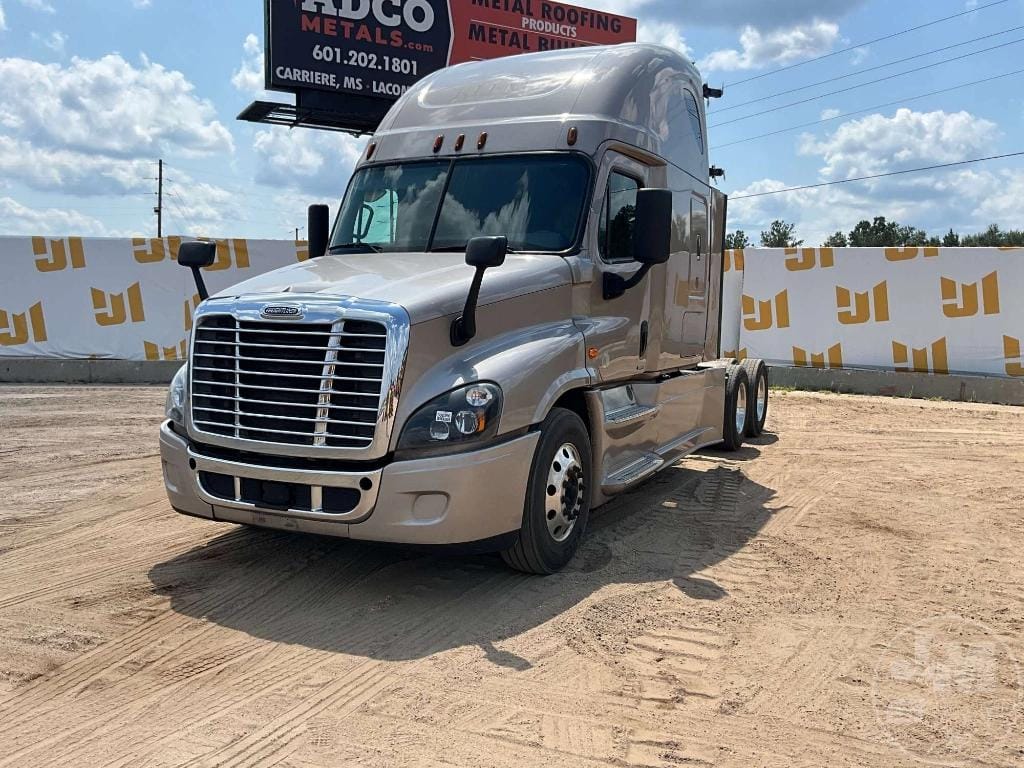 2017 Freightliner Cascadia Equipment Image0