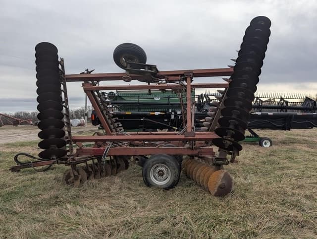 Image of International Harvester 496 equipment image 3