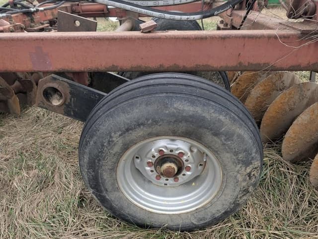 Image of International Harvester 496 equipment image 4