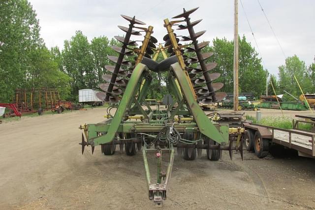 Image of John Deere 230 equipment image 1