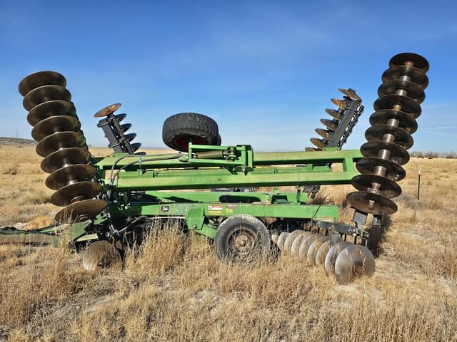 Image of John Deere 650 equipment image 1