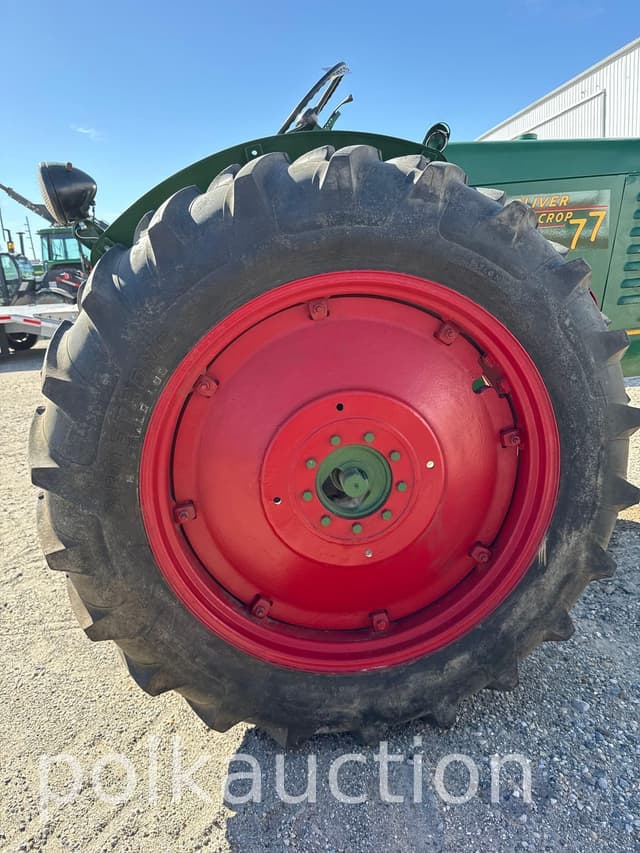 Image of Oliver 77 equipment image 4