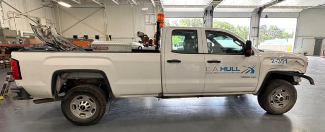 Image of GMC 2500HD equipment image 1