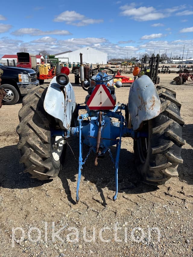 Image of Ford 860 equipment image 3