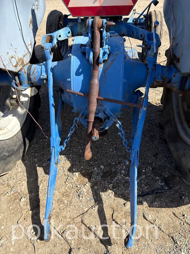 Image of Ford 860 equipment image 4