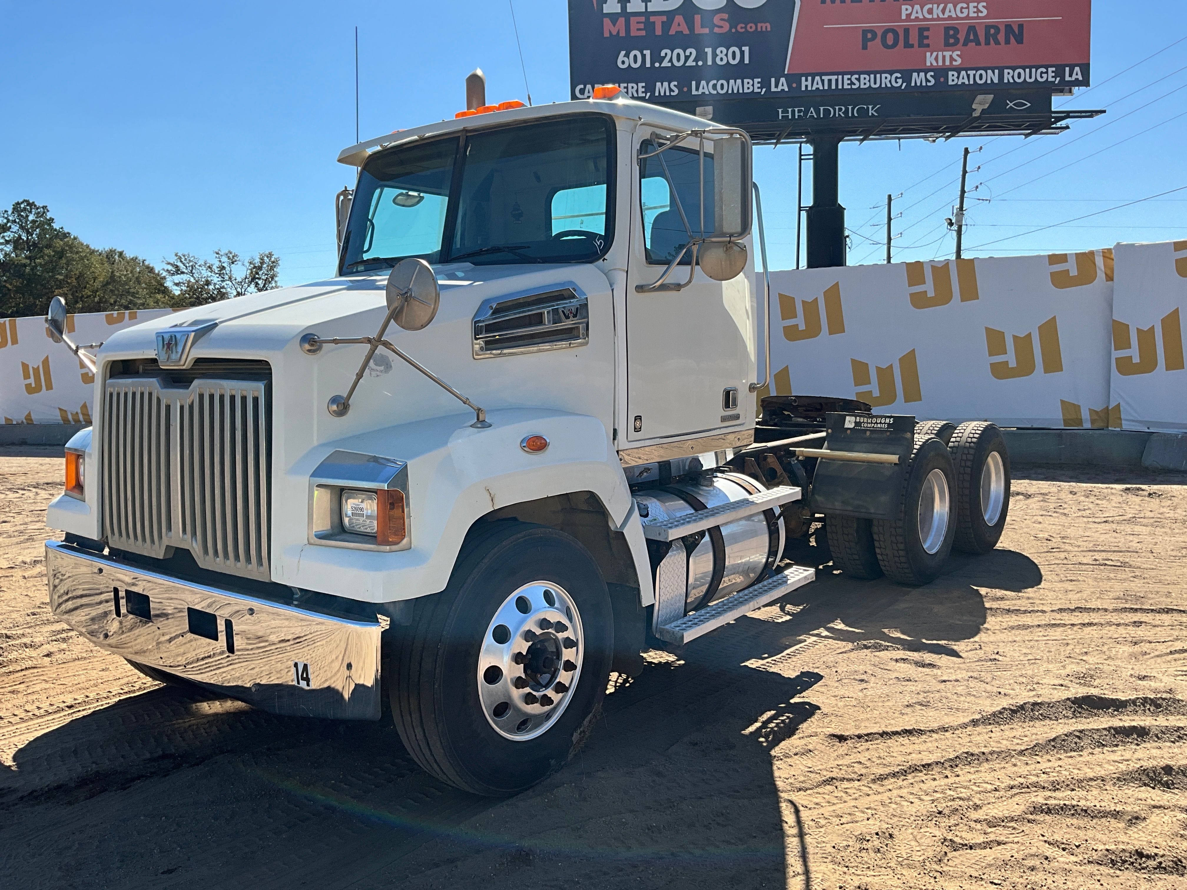 2015 Western Star 4700SF Equipment Image0