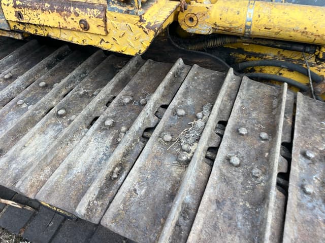 Image of Komatsu D32P equipment image 4