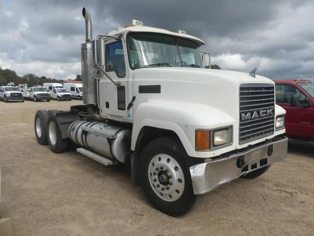Image of Mack CH613 equipment image 1