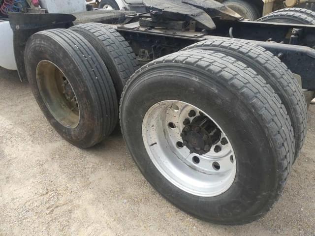 Image of Mack CH613 equipment image 4