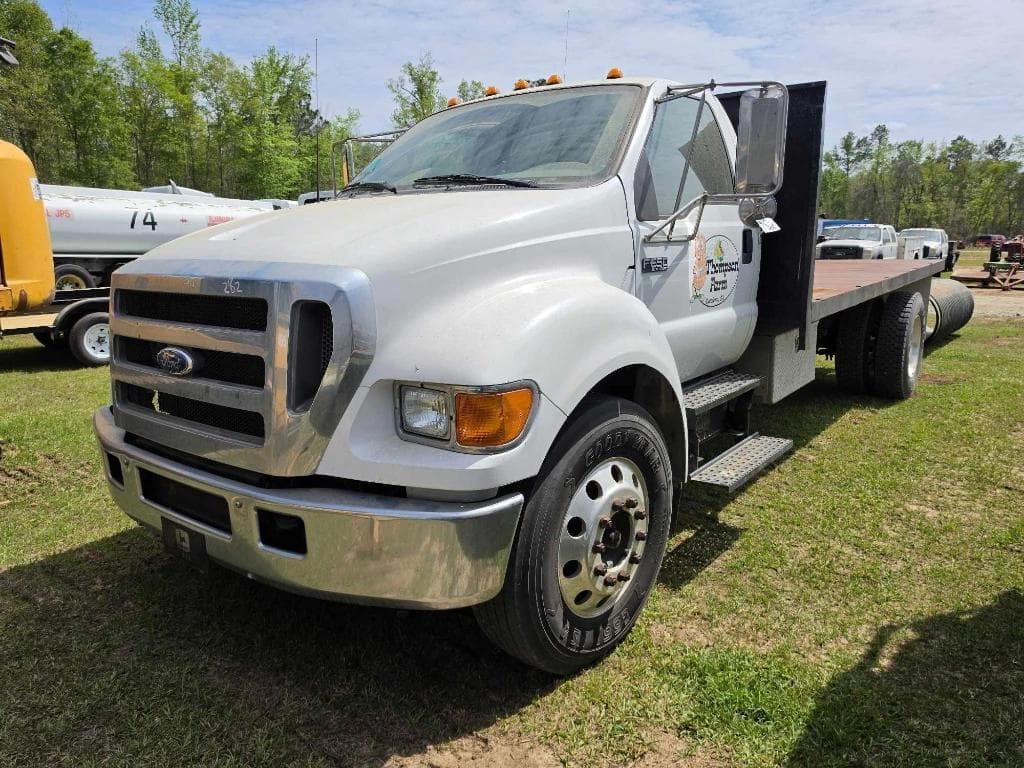 Image of Ford F-650 Primary image