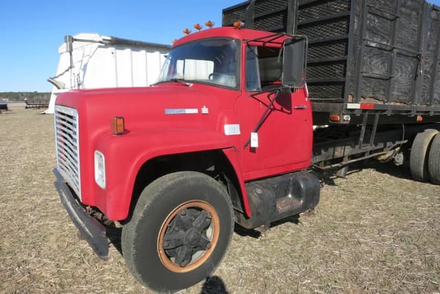 Image of International Loadstar 1800 equipment image 1