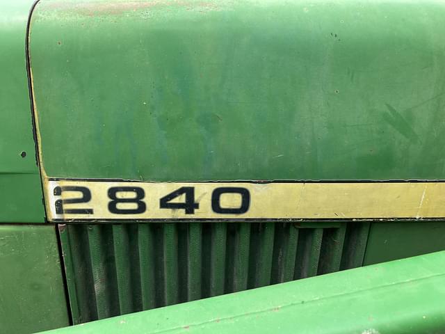 Image of John Deere 2840 equipment image 4