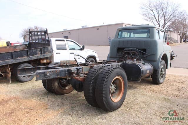 Image of Ford F-900 equipment image 2