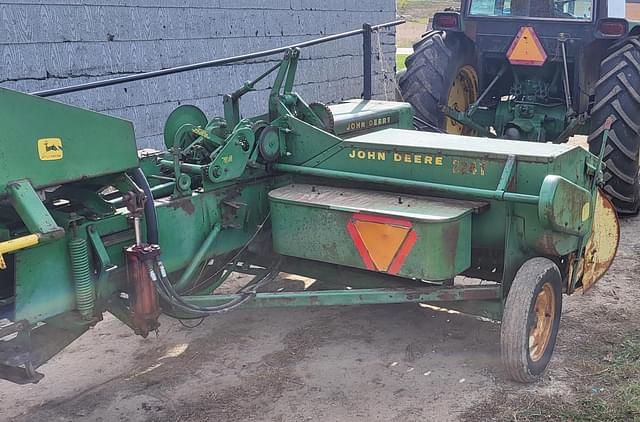 Image of John Deere 224T equipment image 2