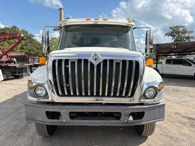 Image of International Navistar equipment image 1