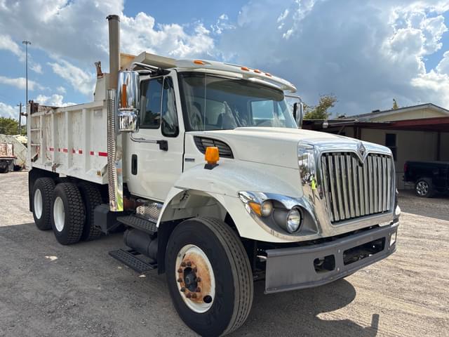 Image of International Navistar equipment image 2
