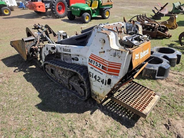 Image of Bobcat MT52 equipment image 2