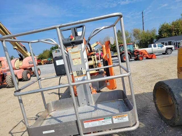 Image of JLG T500J equipment image 3