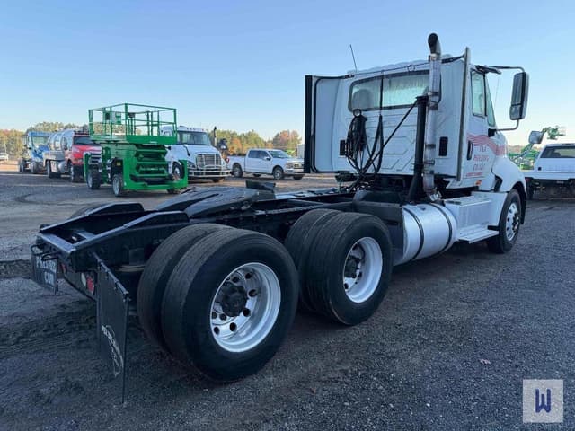 Image of International Prostar Plus equipment image 4