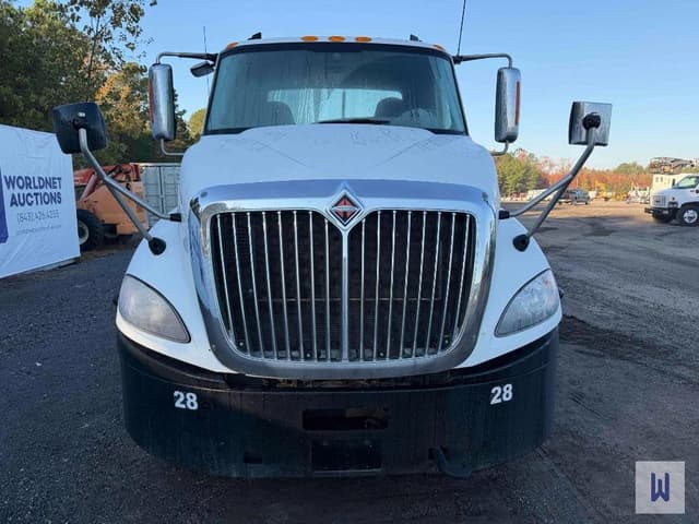 Image of International Prostar Plus equipment image 2