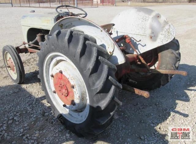 Image of Ford 9N equipment image 2