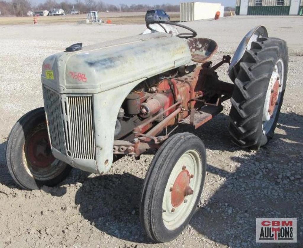 Ford 9N Equipment Image0