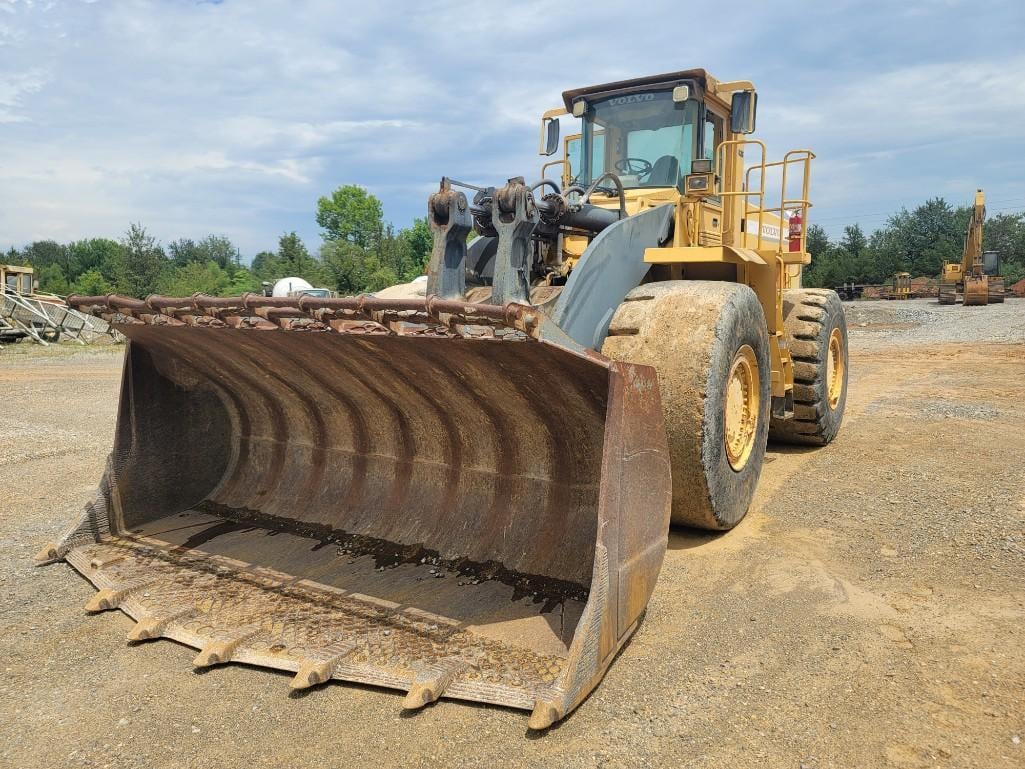 SOLD - 1998 Volvo L330C Lot No. 1673 Construction with 18,204 Hrs ...