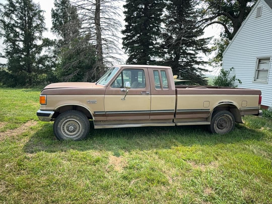 Image of Ford F-250 Primary image